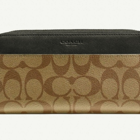 Coach Accordion Wallet In Signature Canvas - Picture 5 of 5